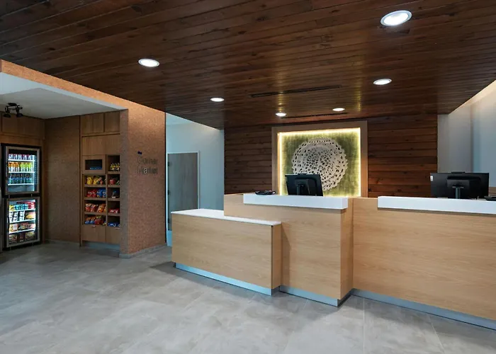 Fairfield By Marriott & Worth Alliance Airport 3*