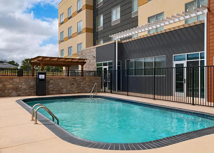 Fairfield By Marriott & Worth Alliance Airport