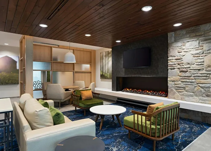 Fairfield By Marriott & Worth Alliance Airport Hotel