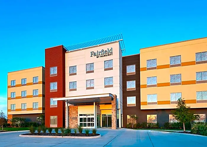Fairfield By Marriott & Worth Alliance Airport 3*