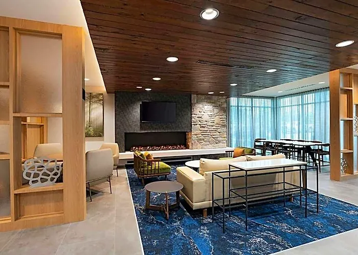 Hotel Fairfield By Marriott & Worth Alliance Airport 3*