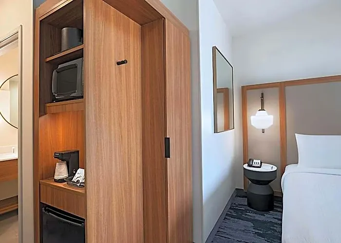 Hotel Fairfield By Marriott & Worth Alliance Airport